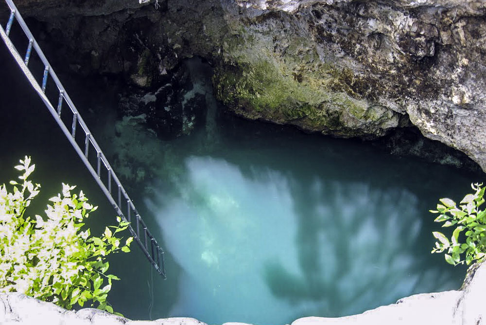 Blue Hole Mineral Springs Tour Photo - Joe Cool Taxi and Tours Jamaica - Jamaican Taxi and Tours by Joe Cool - www.joecooltaxiandtoursjamaica.com - www.joecooltaxiandtoursjamaica.net