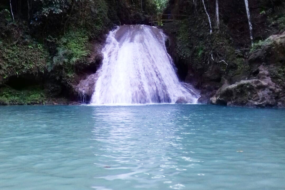 Blue Hole Jamaica Ocho Rios Tour Photo - Joe Cool Taxi and Tours Jamaica - Jamaican Taxi and Tours by Joe Cool - www.joecooltaxiandtoursjamaica.com - www.joecooltaxiandtoursjamaica.net